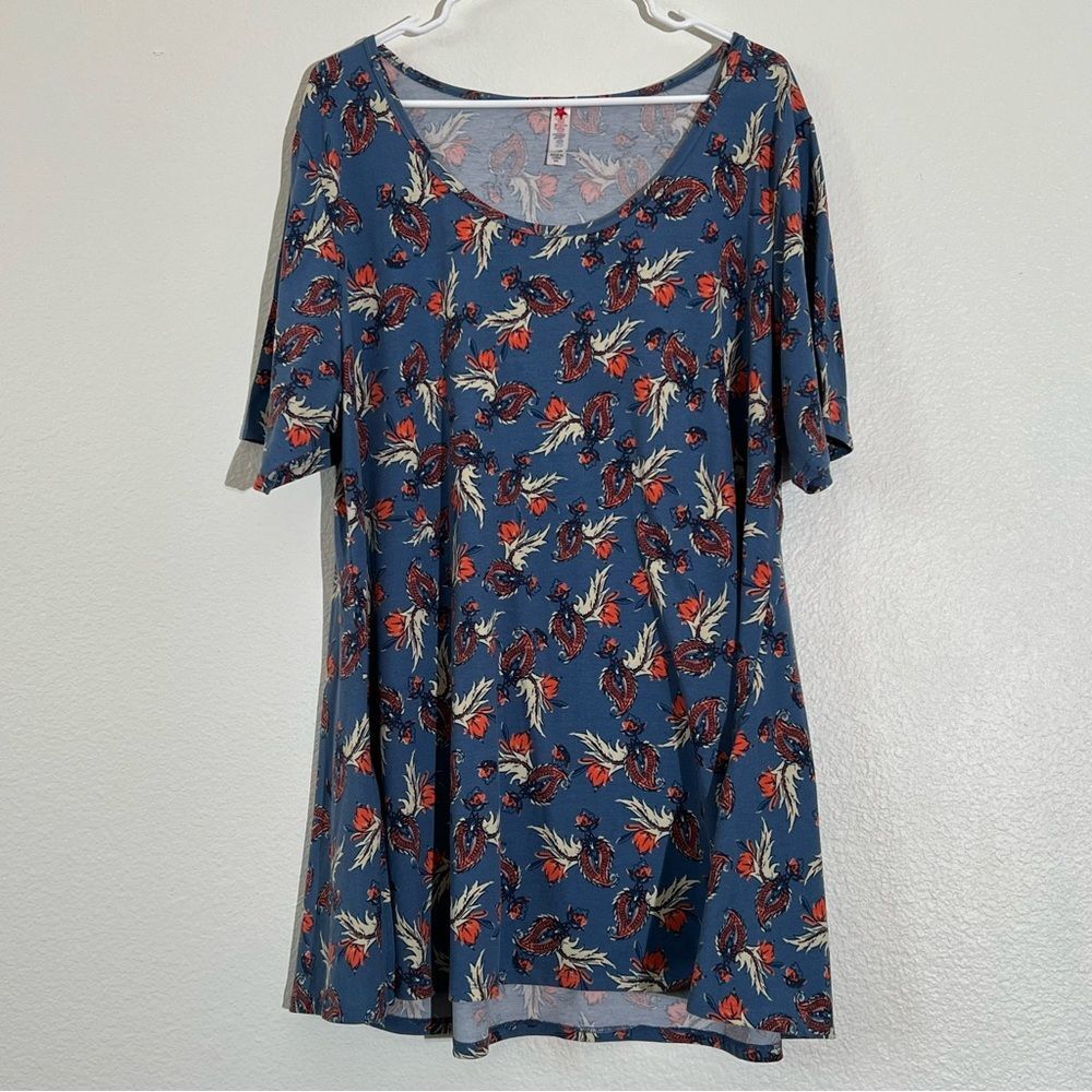 Lularoe Perfect Tee, Red White Blue Paisley Floral Print, Size 3XL